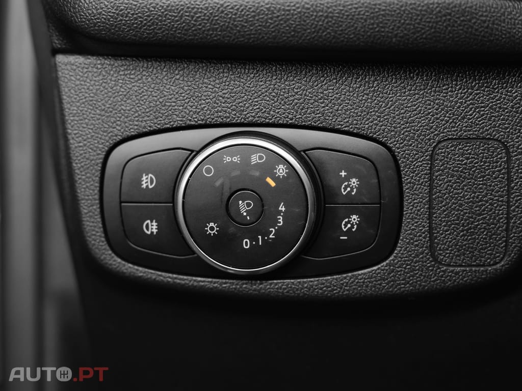 Ford Focus 1.0 EcoBoost MHEV Titanium