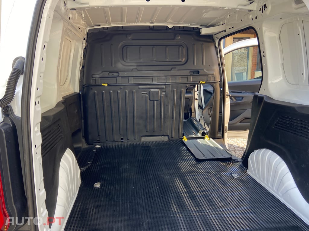 Peugeot Partner 1.6 HDI L1  100cv Carplay  Nacional Só 99 mil kms