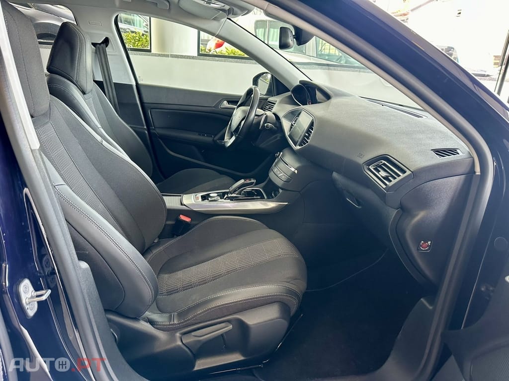 Peugeot 308 SW BlueHDi 130 EAT8 Stop & Start Allure Business-Pack