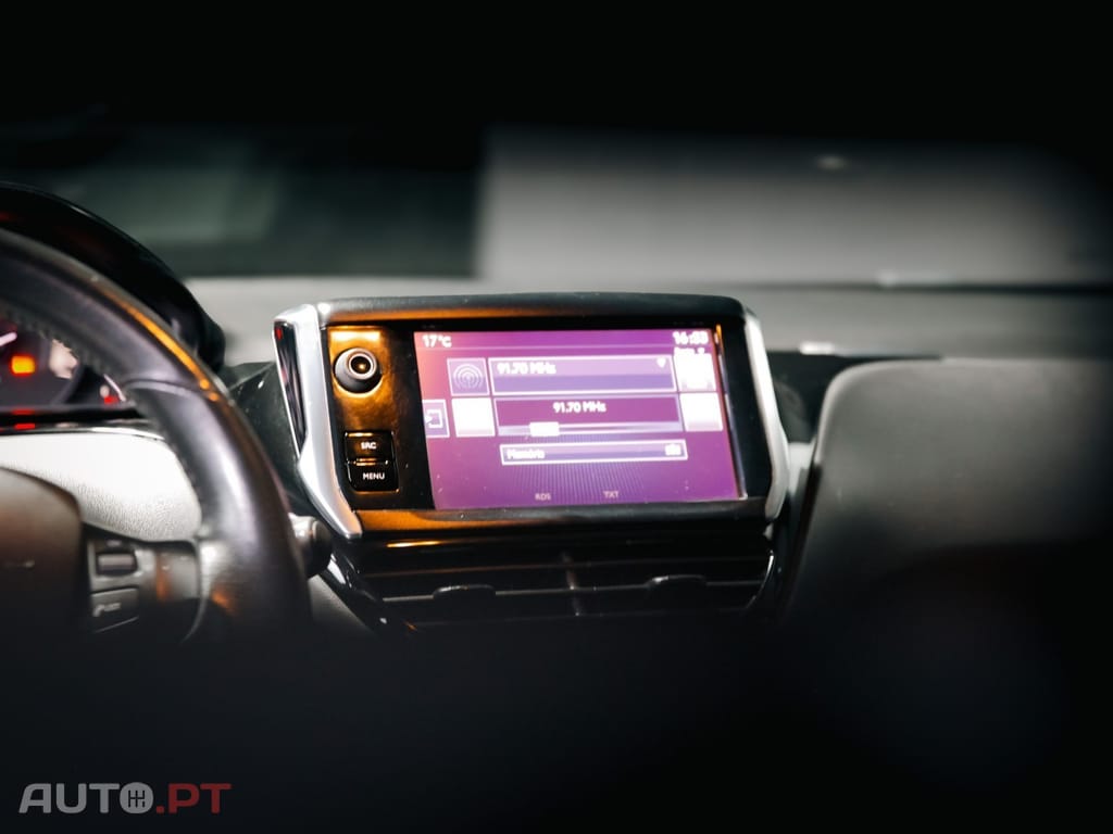 Peugeot 208 1.6 BlueHDi Style