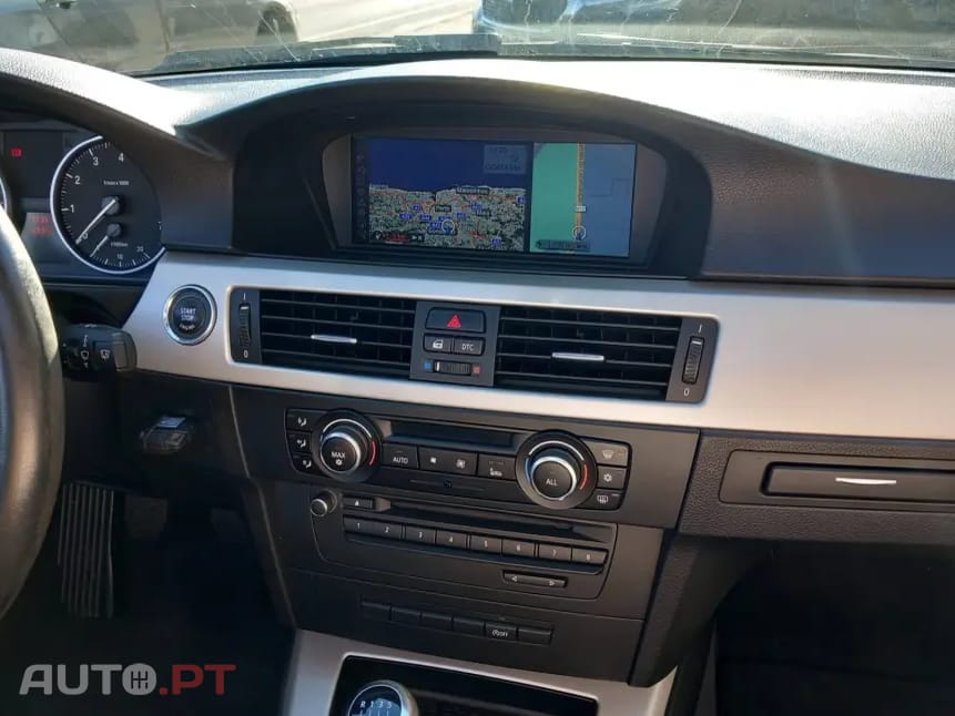 BMW 320 i Coupe