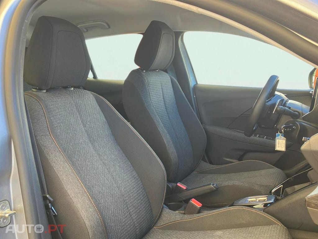 Peugeot 208 1.2 Hybrid Style e-DCS6