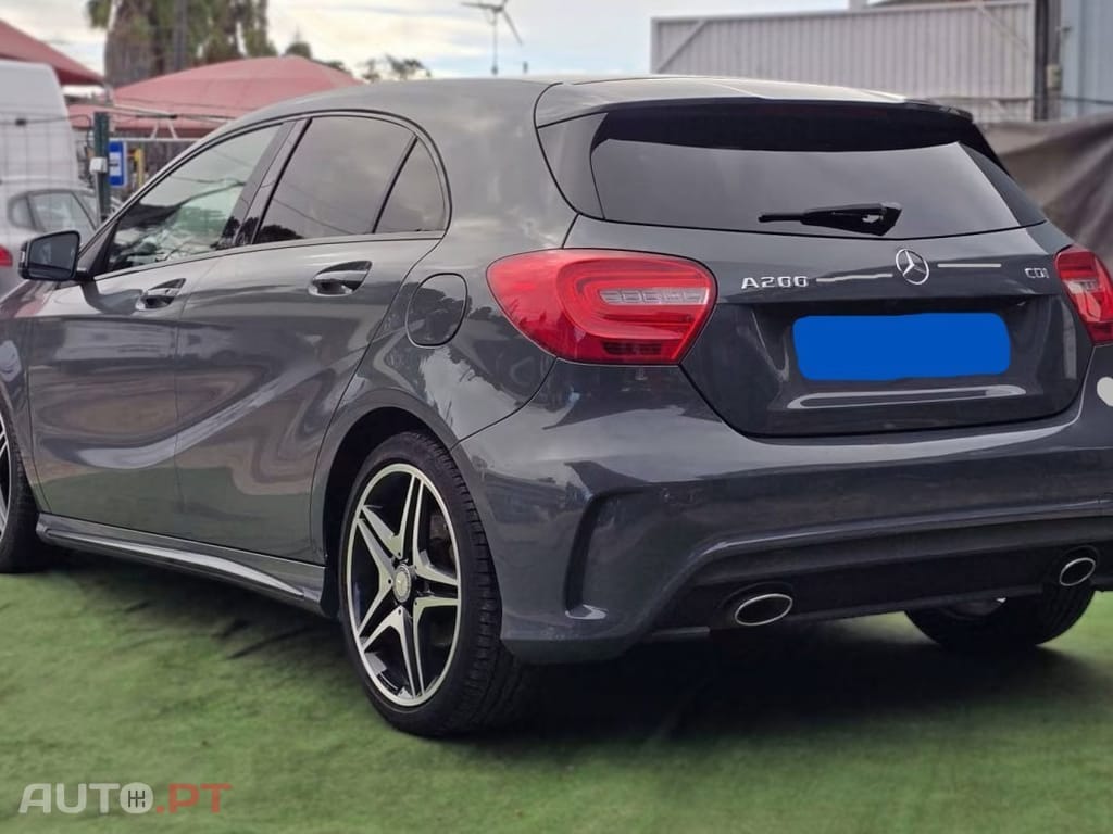 Mercedes-Benz A 200 d AMG LINE
