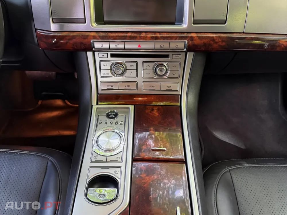 Jaguar XF 2.7 D V6 Premium Luxury