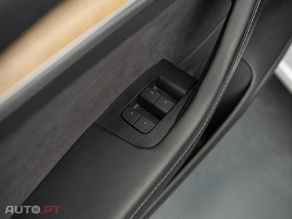 Tesla Model 3 Long Range Tração Integral