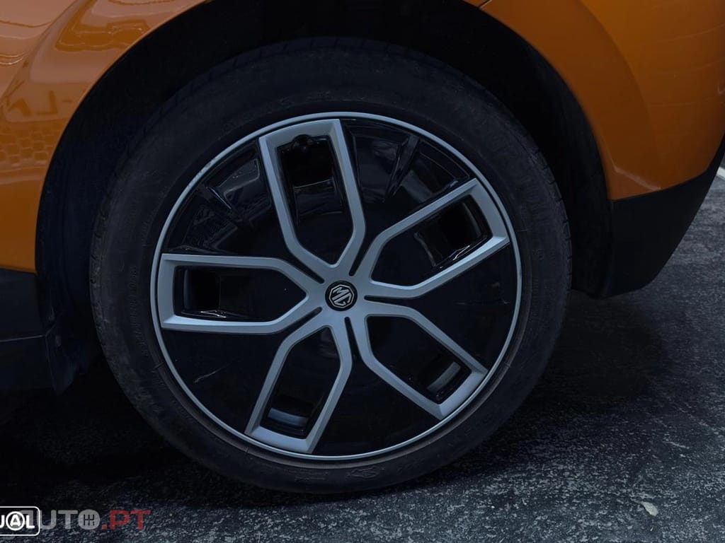 MG MG4 64 kWh Luxury