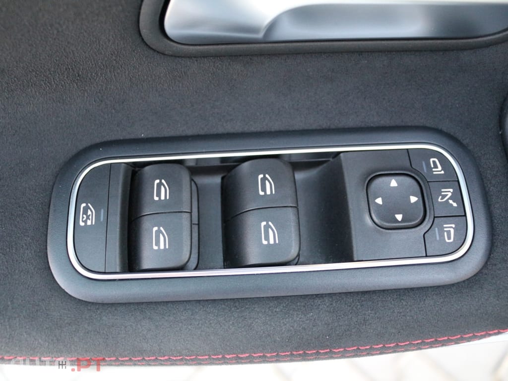 Mercedes-Benz A 250 e AMG Line