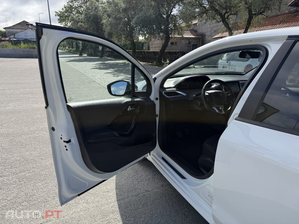 Peugeot 208 1.6 e-HDi Active