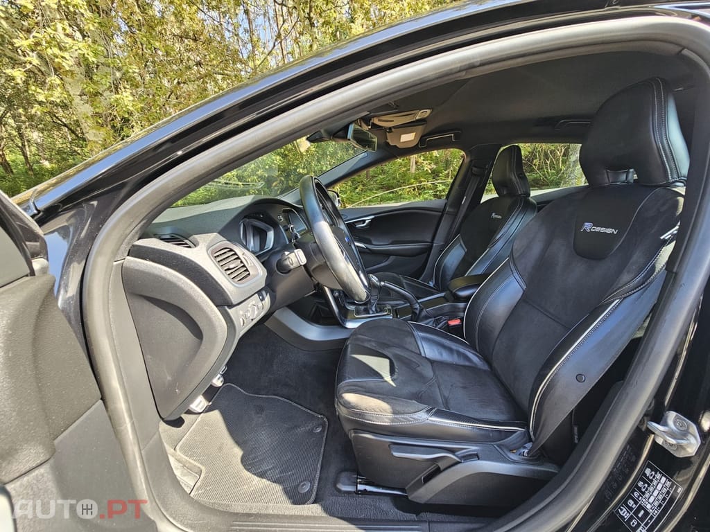 Volvo V40 1.6 D2 R-Design Momentum