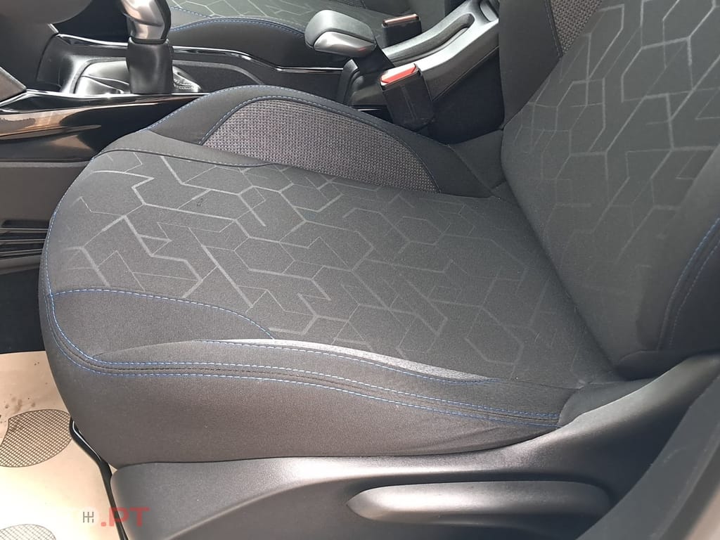 Peugeot 2008 1.5 BlueHDi Signature