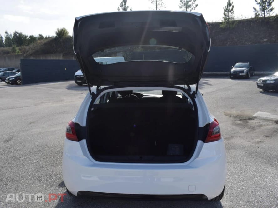 Peugeot 308 1.5 BlueHDi Business Line