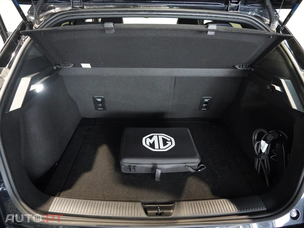 MG MG4 64 kWh Luxury
