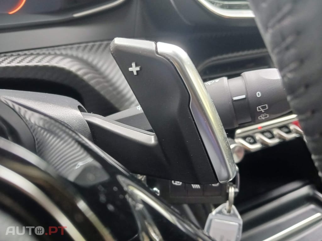 Peugeot 208 1.2 Hybrid Allure e-DCS6
