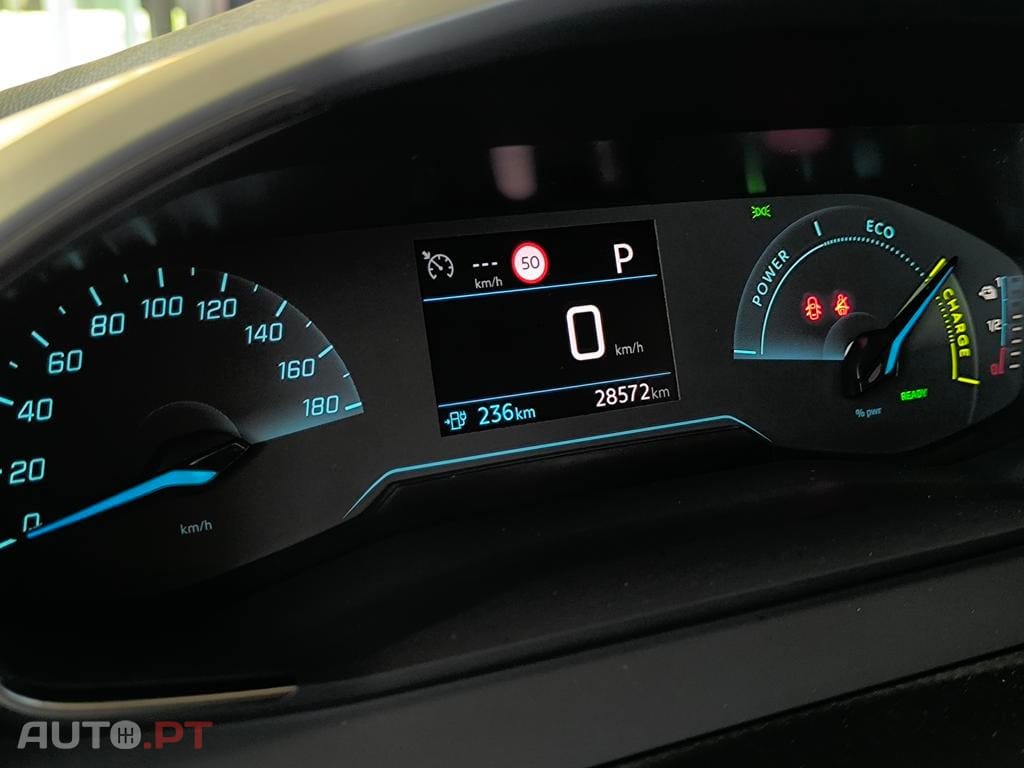 Peugeot E-2008 54 kWh Active