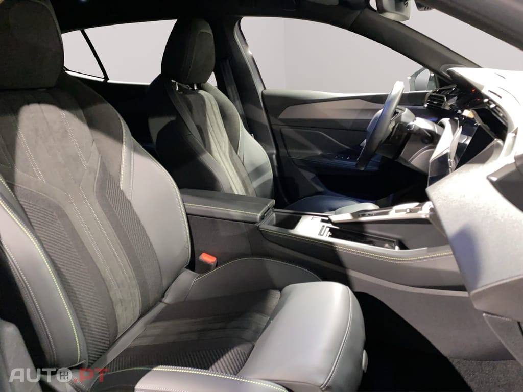 Peugeot E-408 58 kWh GT