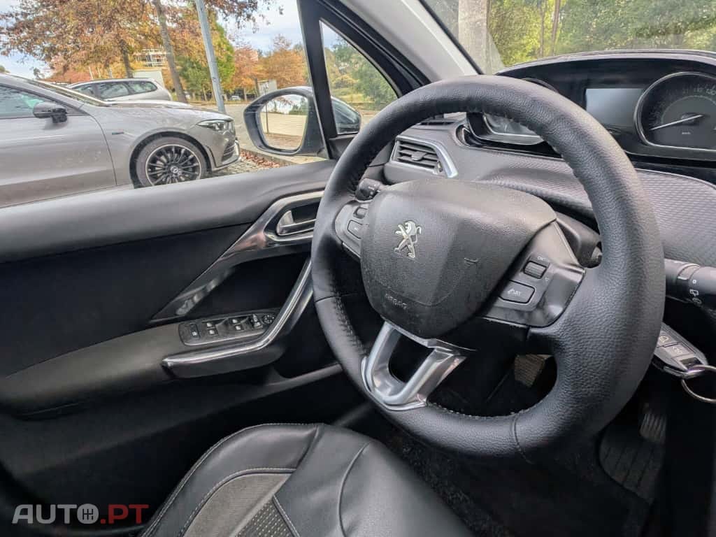 Peugeot 2008 1.6 BlueHDi Crossway