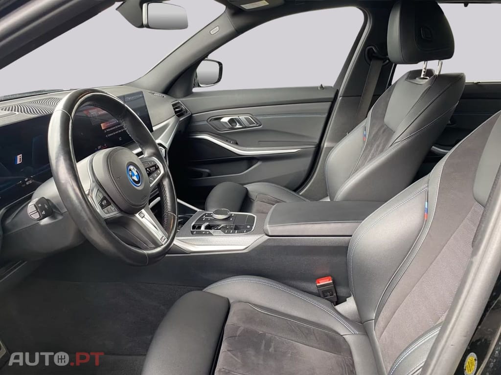 BMW 330 xDrive Touring M Sport I.V.A DEDUTIVEL