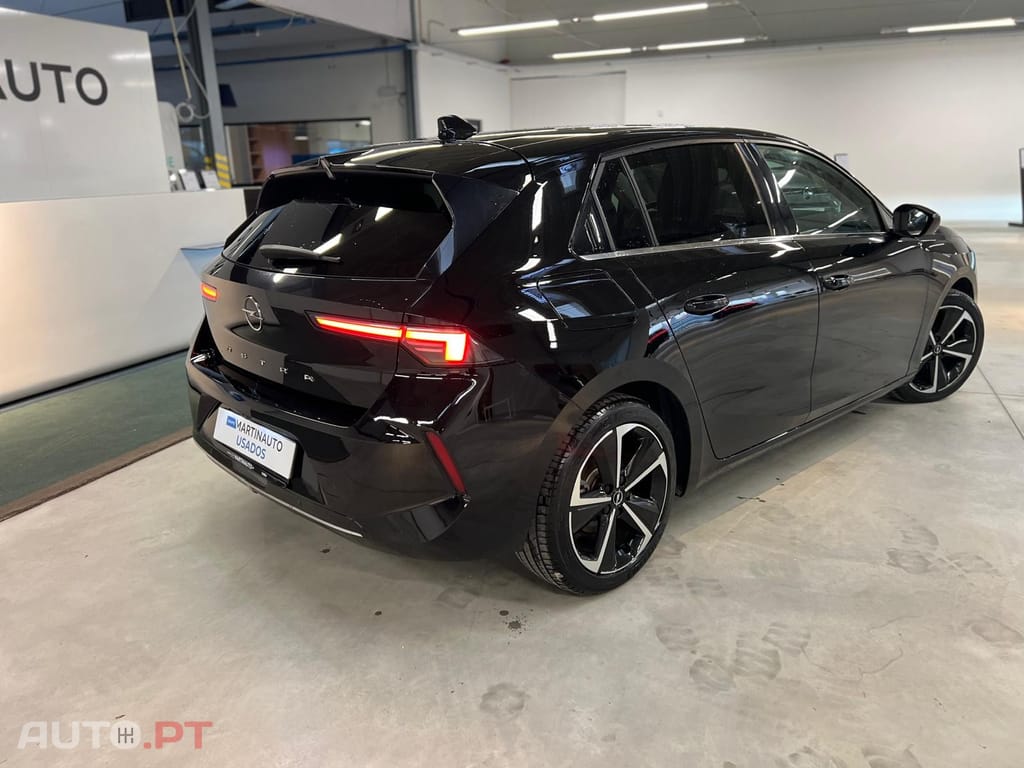 Opel Astra 1.2 T Elegance