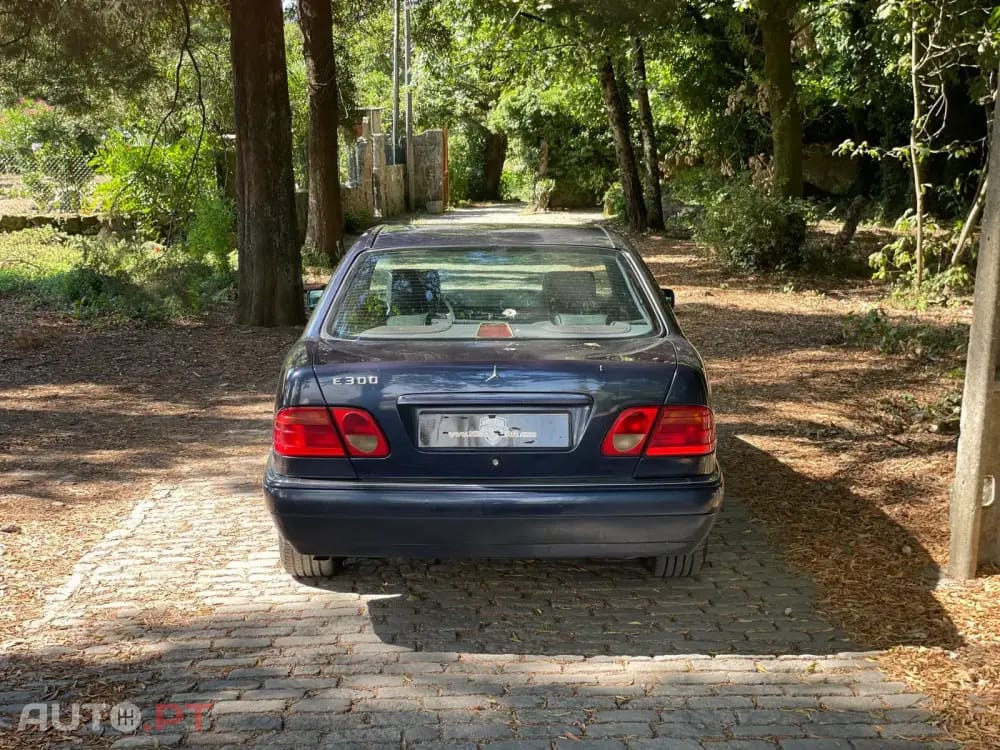 Mercedes-Benz E 300 TD Classic