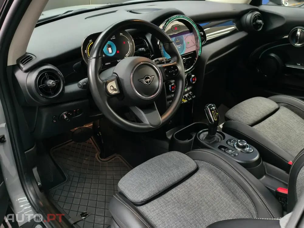 MINI Cooper Cooper SE