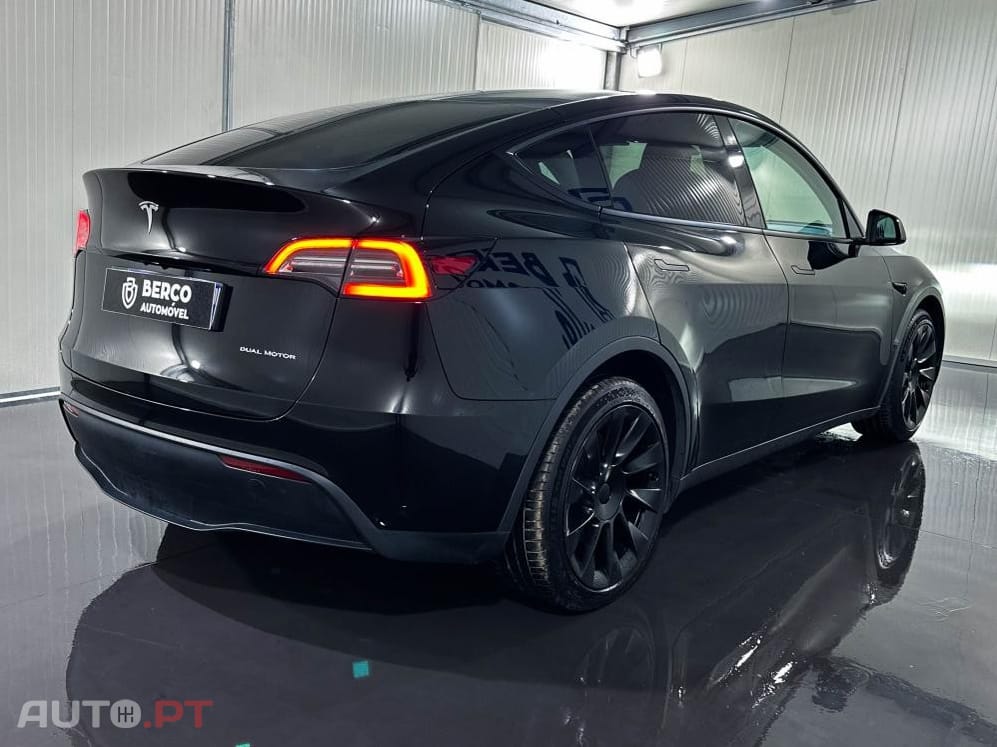Tesla Model Y Long Range Dual Motor AWD