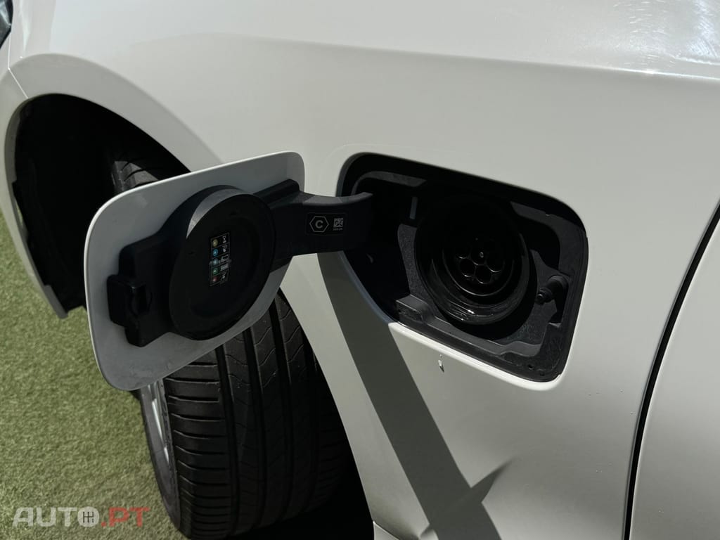 BMW 330 e Corporate Edition Auto