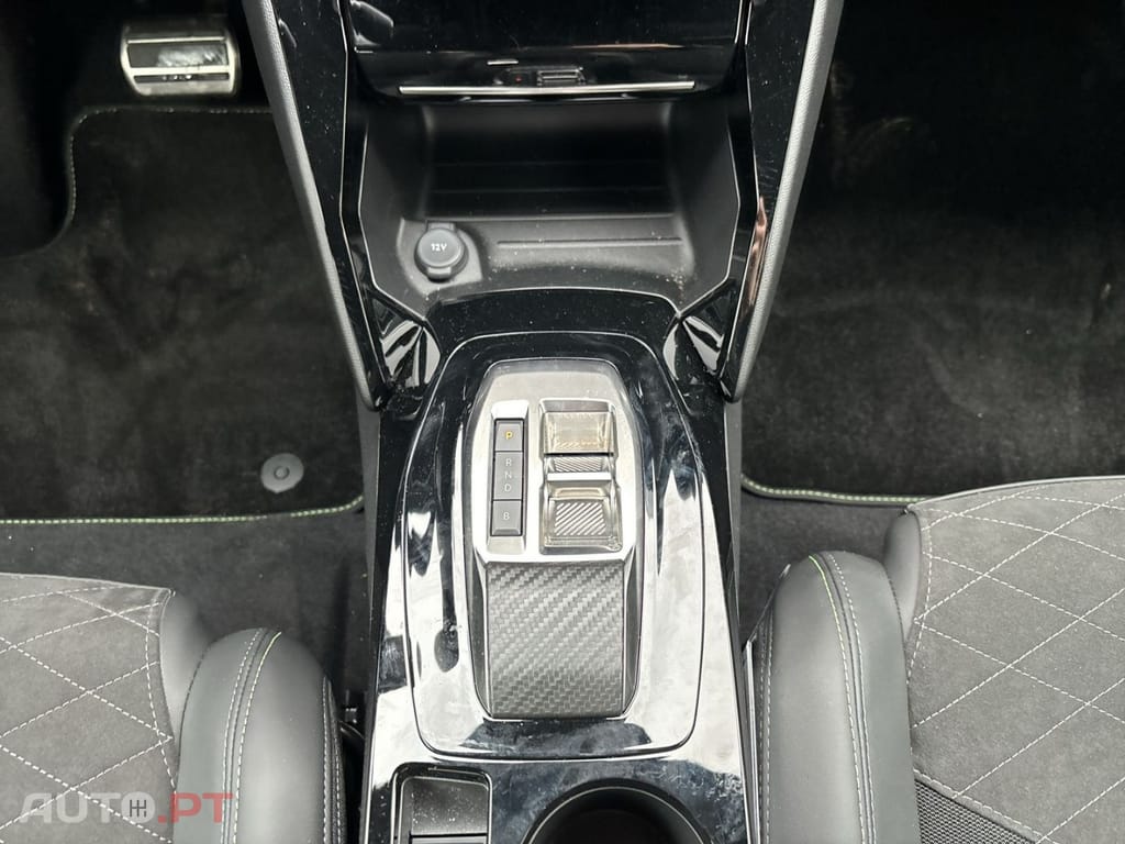 Peugeot E-2008 GT 