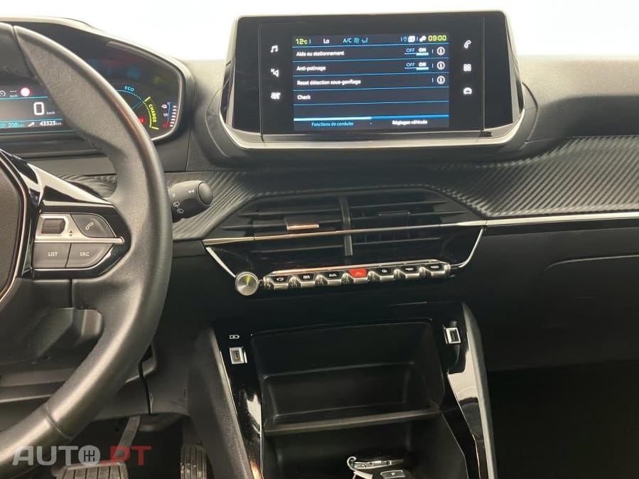 Peugeot E-208 50 kWh Style