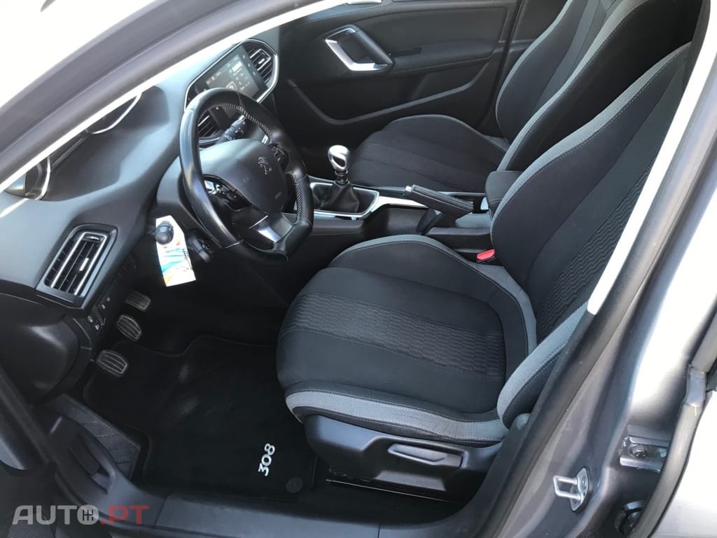 Peugeot 308 PureTech 130 Stop & Start Style