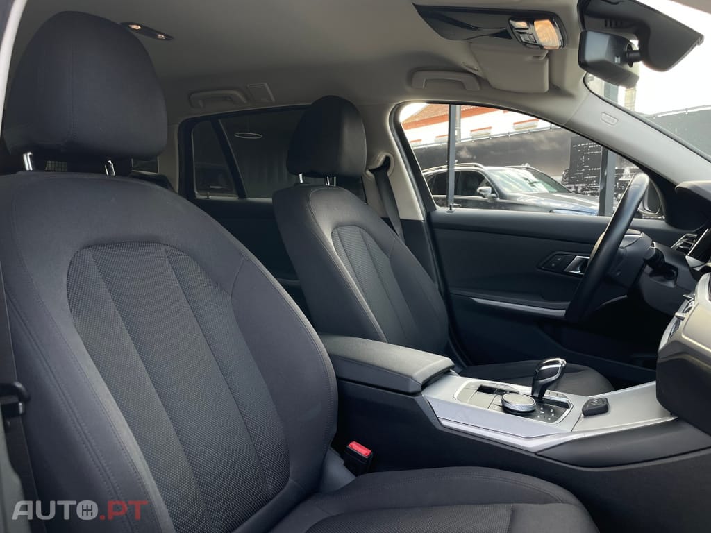 BMW 330 e Touring Corporate Edition Auto