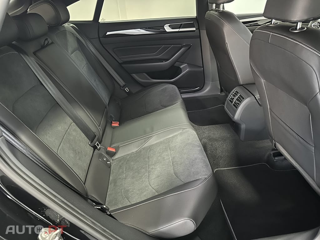 Volkswagen Arteon eHybrid R-Line