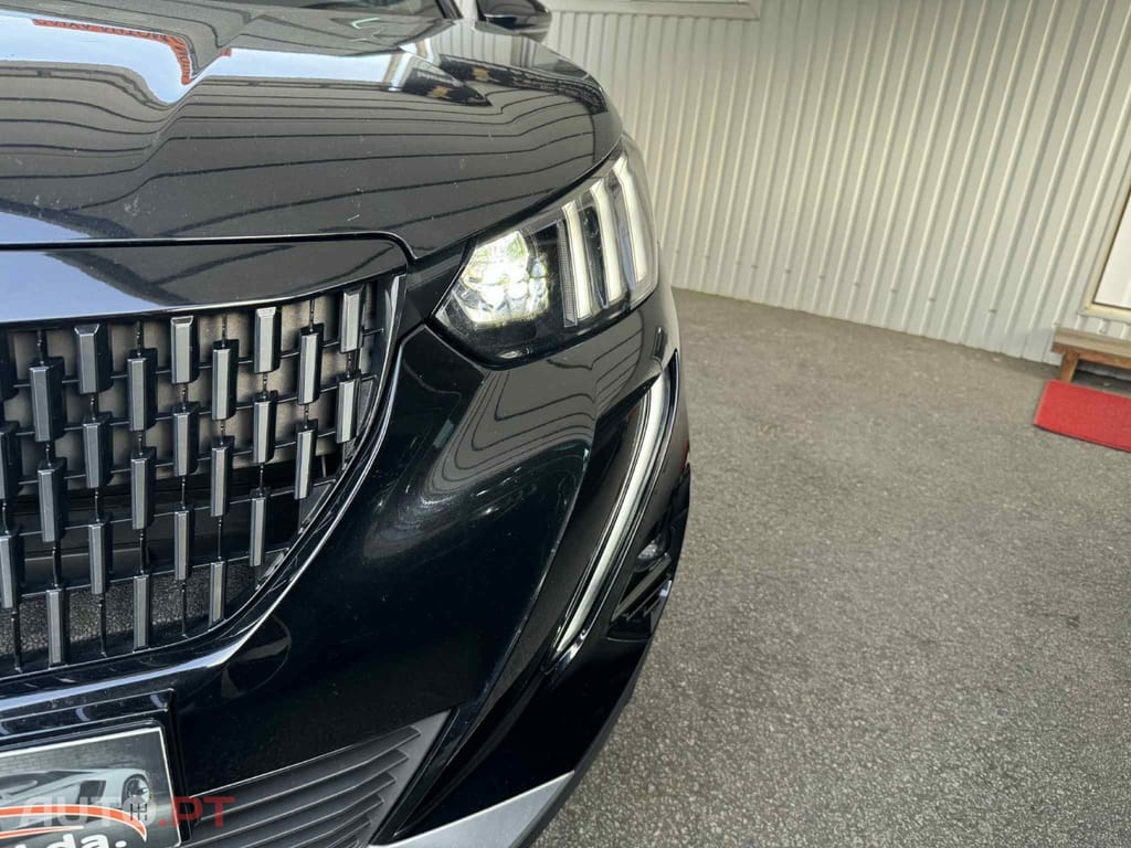 Peugeot 2008 1.2 PureTech GT EAT8
