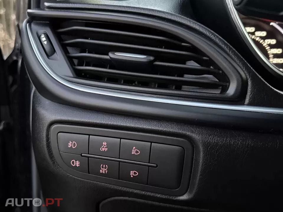 Fiat Tipo 1.3 M-Jet Lounge Tech