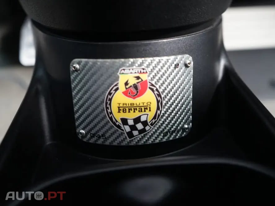 Abarth 695 Outro
