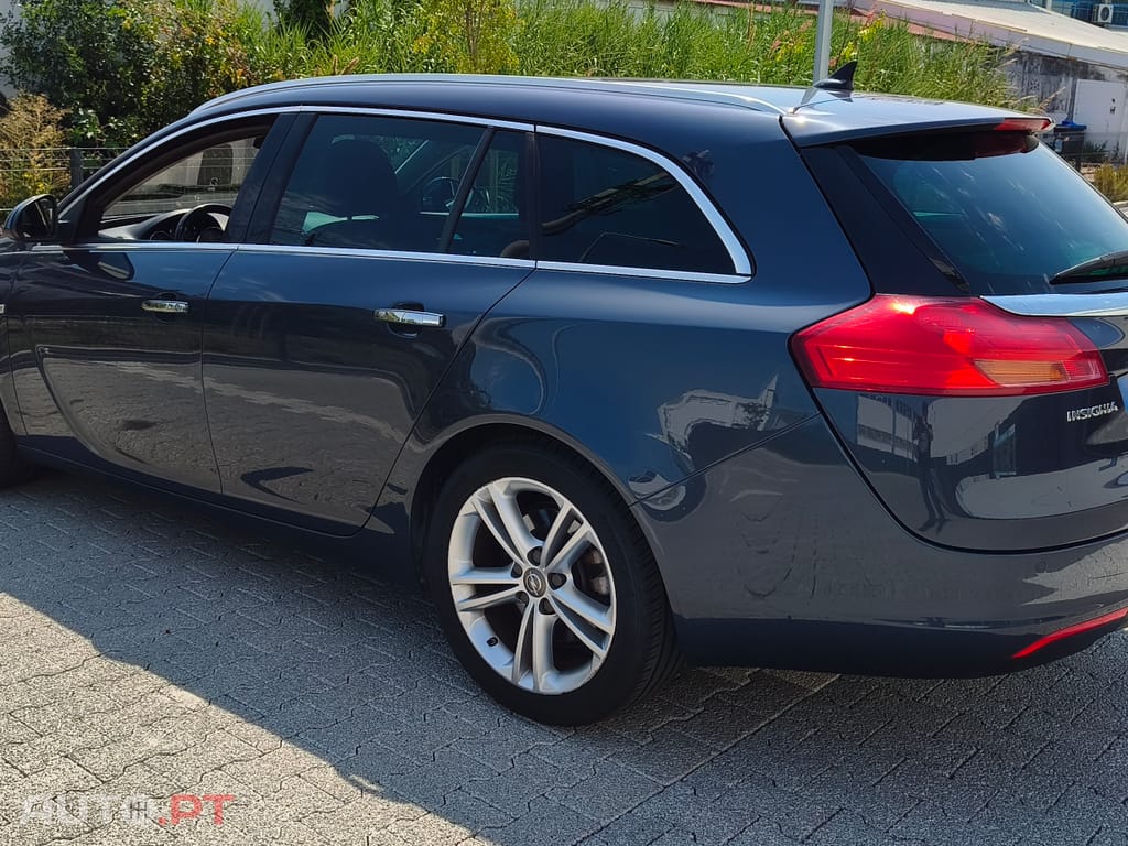 Opel Insignia 2.0 TDCi Sports Tourer - 10