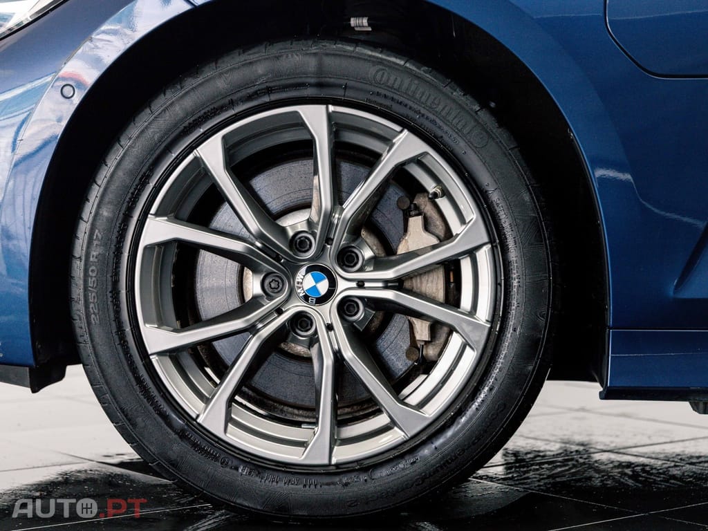 BMW 330 e Touring Line Sport Auto