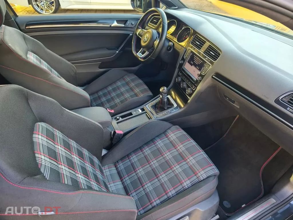 Volkswagen Golf  Gti Performance Bluemotion