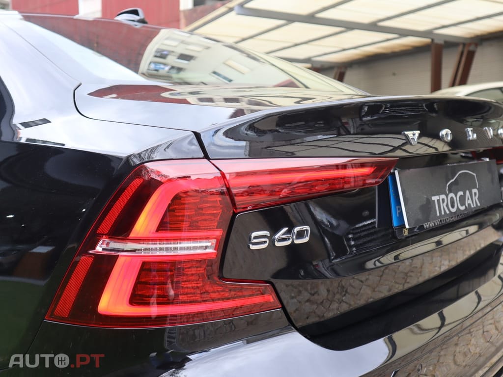 Volvo S60 2.0 T8 PHEV R-Design AWD
