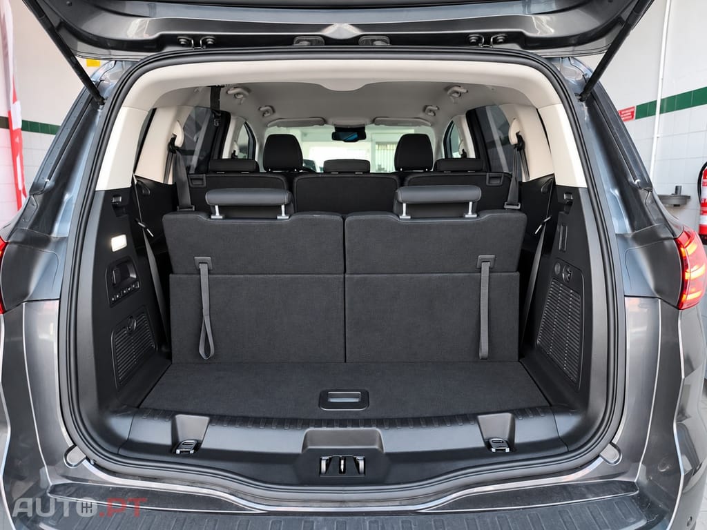 Ford S-Max 2.5 FHEV Titanium