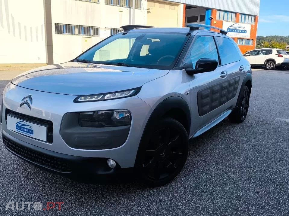 Citroën C4 Cactus 1.6 BlueHDi Shine ETG6 — fotografia 7