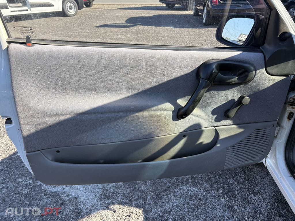 Opel Corsa 1.7 D Janelas Base