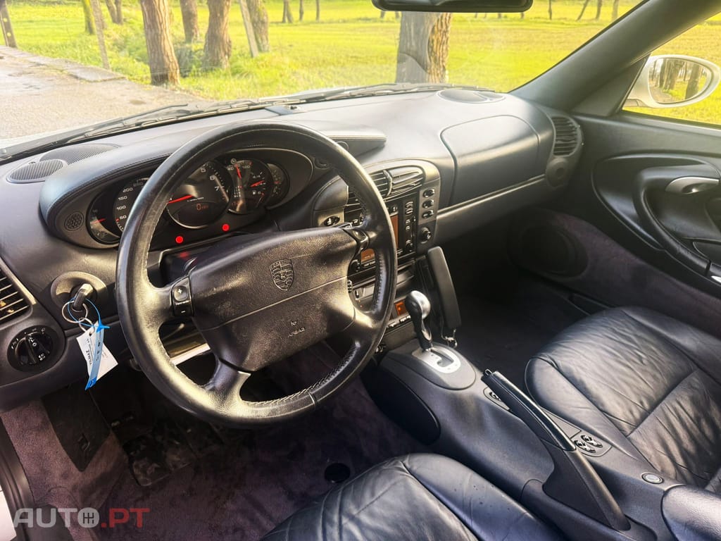 Porsche 911 Carrera 4 Cabrio