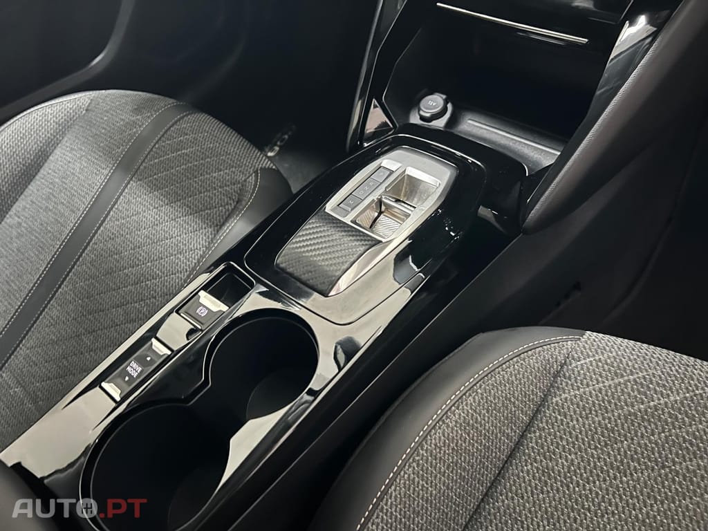 Peugeot 208 1.2 Hybrid Allure e-DCS6