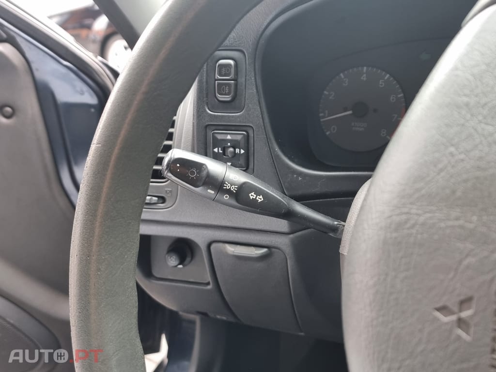 Mitsubishi Lancer 1.3 GLX