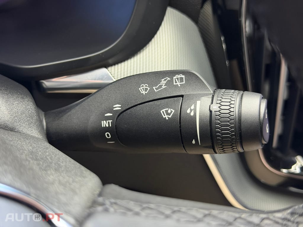 Volvo XC 60 2.0 T6 PHEV Black Edition AWD — fotografia 37