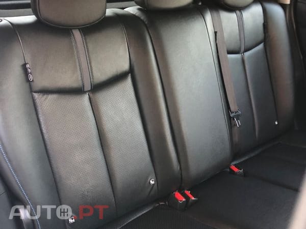 Nissan Leaf Tekna Two Tone