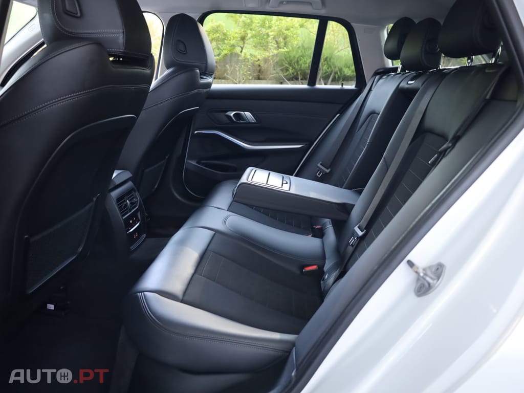 BMW 318 Touring Line Sport Auto