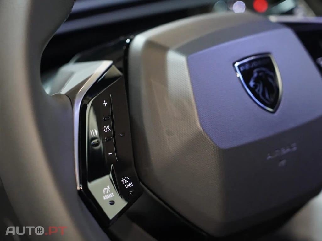 Peugeot 3008 1.2 Hybrid Allure e-DCS6