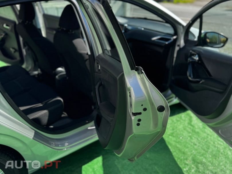 Peugeot 208 1.2 PureTech Style