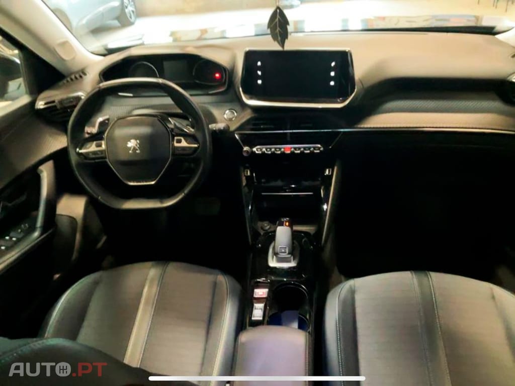 Peugeot 2008 1.5 BlueHDi Allure EAT8